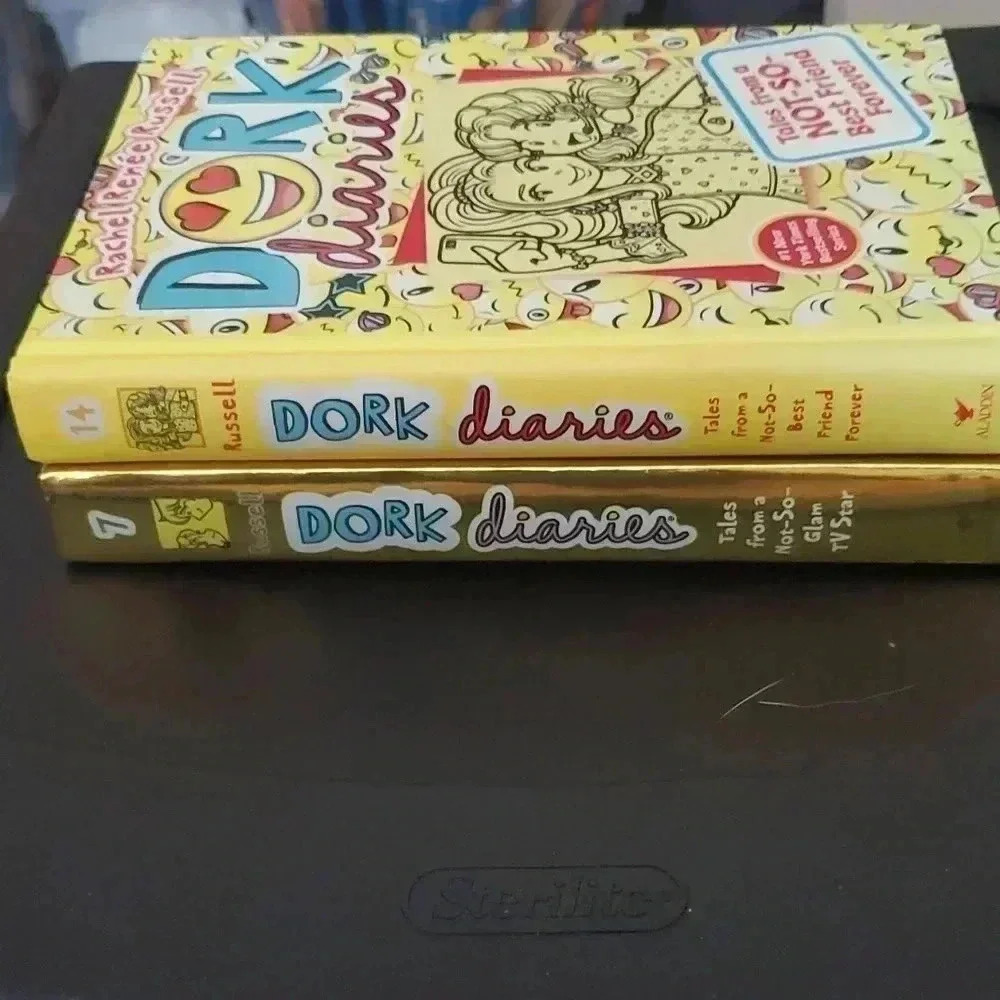 ☆☆☆Dork diary book set - Picture 8 of 9